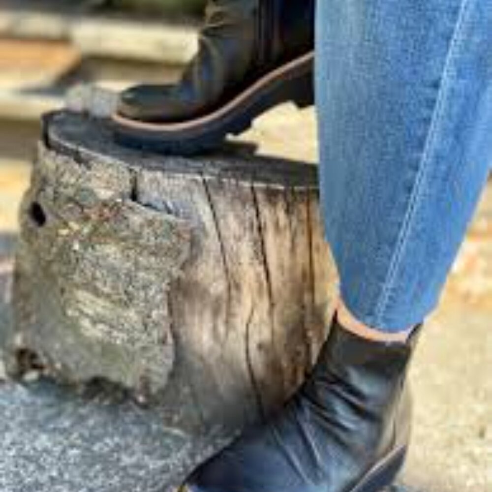 NWT AQUA SOFFT Black Pecola Waterproof Slouch Leather Lug Sole Platform Booties